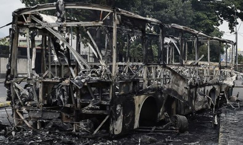 40 Orang Terbakar Hidup-Hidup setelah Bus Terbalik di Kongo