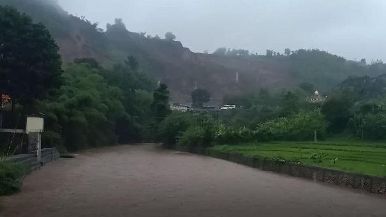 Selain Longsor Soreang, Bendungan Irigasi Cibeureum Bandung Meluap akibat Guyuran Hujan
