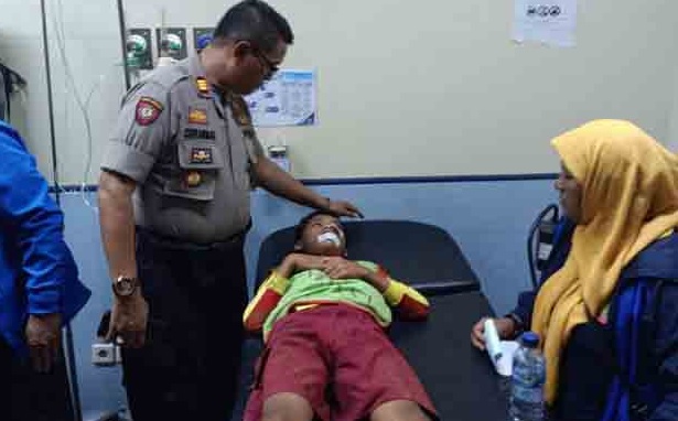 Mobil Pikap Angkut 18 Siswa SD Terguling di Bandung Barat, 9 Luka-Luka