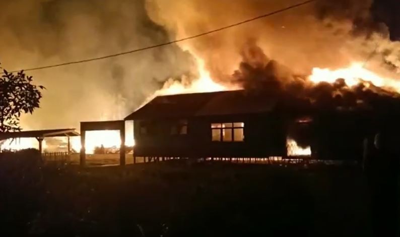 2 Gedung Sekolah di Tanjab Barat Terbakar, 15 Ruang Rata dengan Tanah