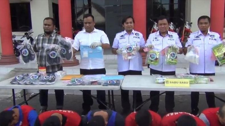 Polrestabes Surabaya Tangkap 8 Sindikat Narkoba Jaringan Malaysia, 7 Kg Sabu Disita