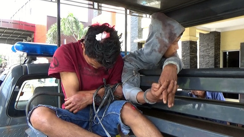 Kompak Maling Motor, Kakak Adik di Palembang Babak Belur Dikeroyok Warga