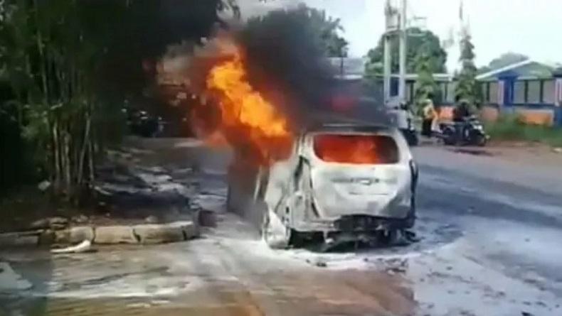 Mobil Angkut 30 Liter BBM Meledak di Cileungsi Bogor, Sopir Berhasil Selamat