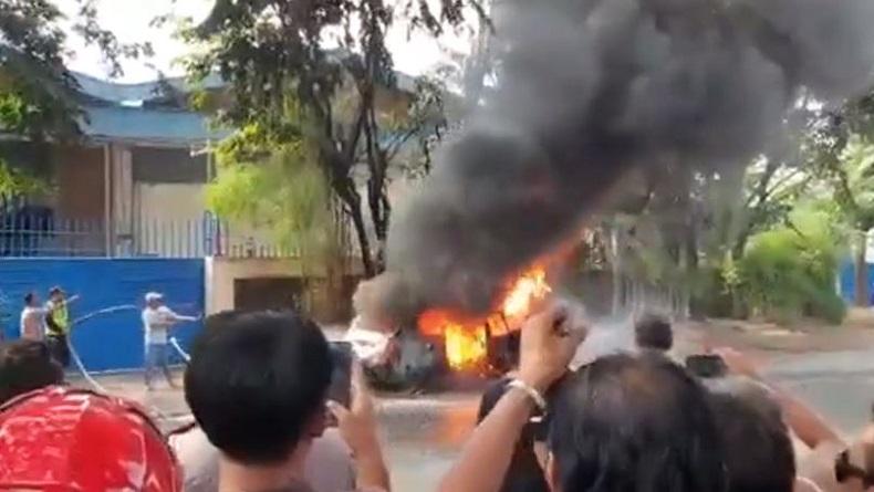 Mobil Terbakar di Cileungsi Bogor, Polisi: Penyebabnya BBM Tumpah