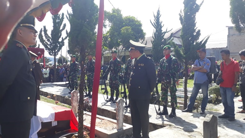 Kapten Inf Anumerta Erizal Dimakamkan, TNI: Almarhum Menjadi Teladan Kita Semua