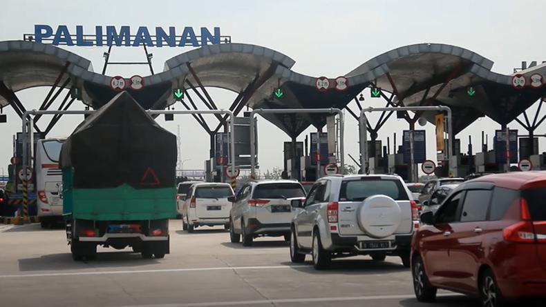 Libur Natal 2019, Tol Cipali Cirebon Terus Dijejali Ribuan Kendaraan