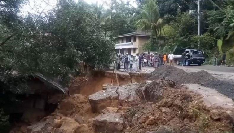 Tanah Longsor Ancam Jalan Lintas Sumatera di Koto Alam Sumbar