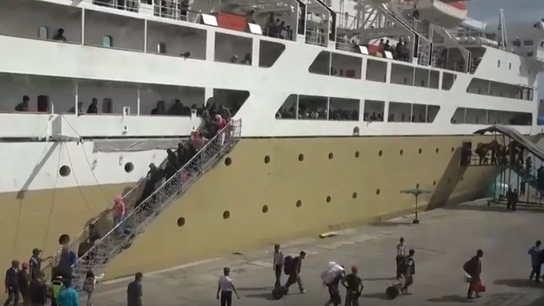 Diimbau Pakai Masker, Petugas Pelabuhan di Makassar Tak Perlu Panik Waspadai Virus Korona