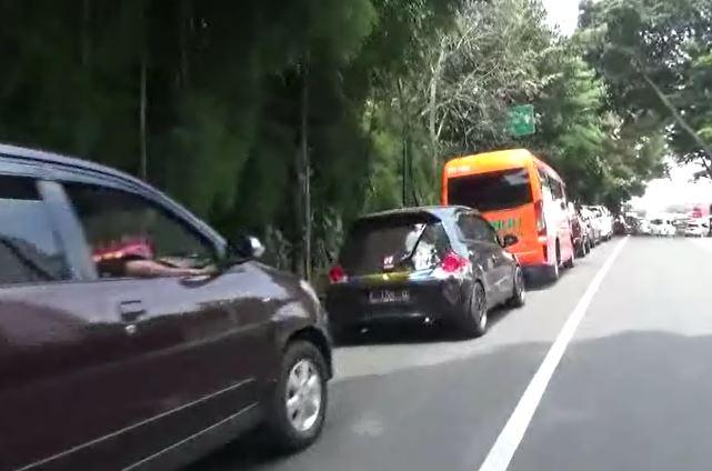 Libur Hari Natal, Lalu Lintas Di Lembang Macet