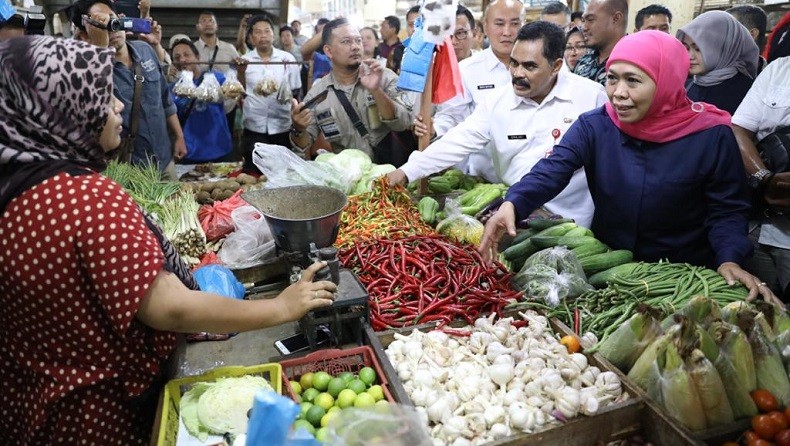 Harga Stabil, Gubernur Khofifah Pastikan Stok Sembako Aman sampai Tahun Baru
