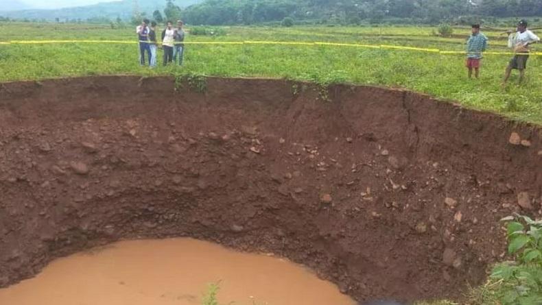 Lubang Raksasa di Maros Viral, Ahli Geologi Akan Didatangkan ke TKP