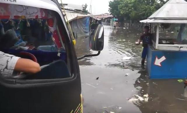 Hujan Deras, Puluhan Kios di Pasar Gedebage Bandung Terendam Banjir