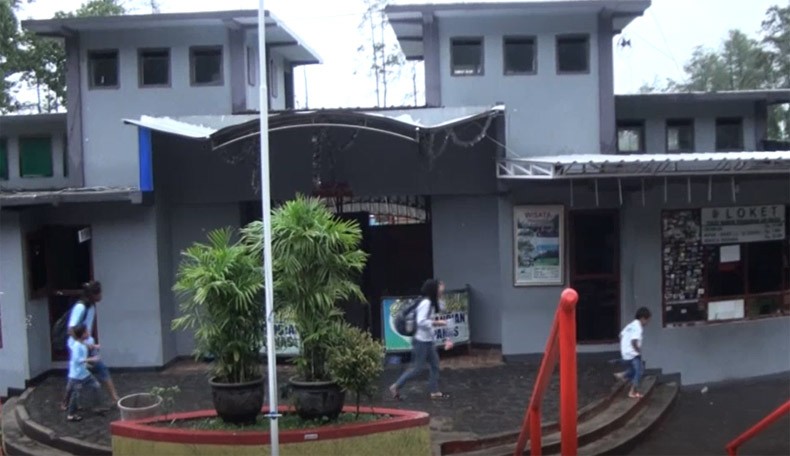 Banjir Bandang Terjang Wisata Air Panas Pacet Mojokerto, Pengunjung Dievakuasi