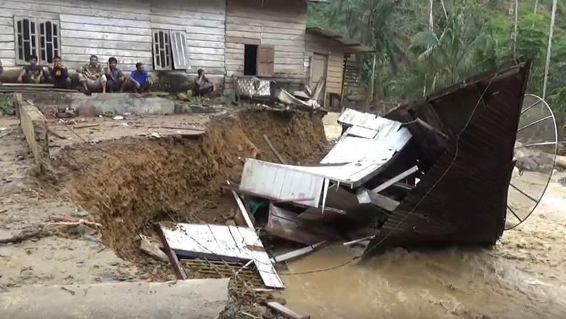 Banjir Bandang Di Labura, 675 Kepala Keluarga Mengungsi Akibat Rumah Rusak