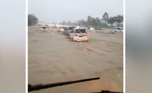 6 Fakta Banjir Tol Cipali KM 136 Indramayu, Arus Lalu Lintas sempat Macet