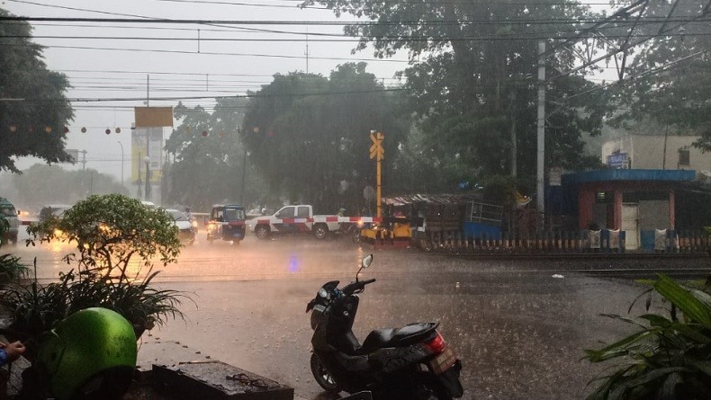 Hari Pertama PSBB, Jakarta Berpotensi Diguyur Hujan Deras