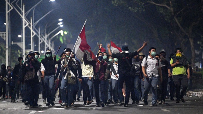 Ratusan Pelajar Ditangkap Polisi Saat Demo Dijemput Orang Tuanya 0149