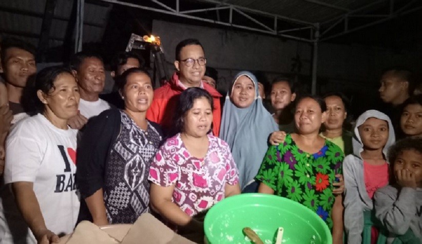 Pengungsi Banjir di Jakarta Selatan Senang Dikunjungi Anies