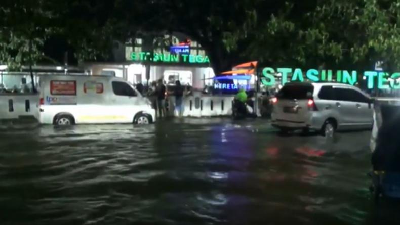 Banjir Rendam 3 Kecamatan di Kota Tegal akibat Hujan Deras