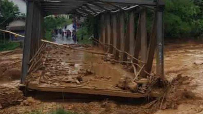 Banjir Bandang Landa 5 Kecamatan di Lebak Banten, Ribuan Warga Mengungsi