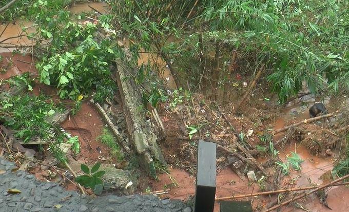 Dua Rumah di Depok Terancam Longsor, Warga Dievakuasi