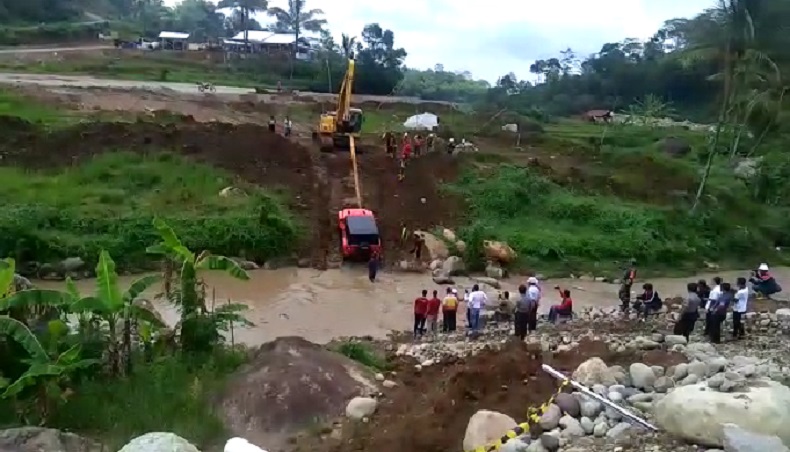 Jeep Rubicon Bupati Karanganyar Terjerembap di Sungai, Mahaka Sebut Cari Sensasi