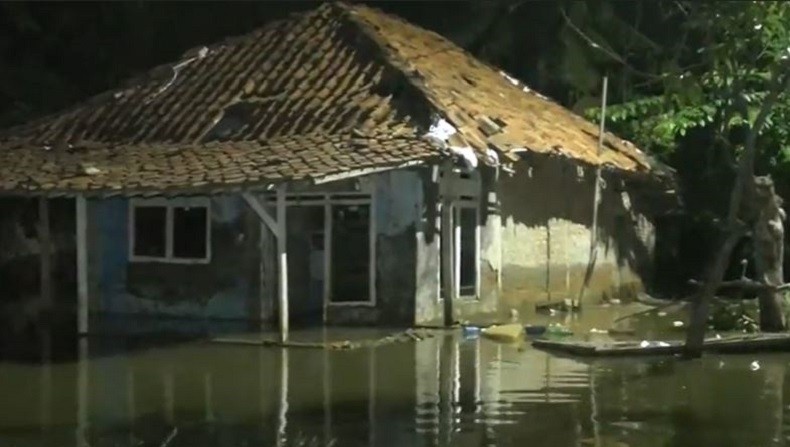 Hari Ke 4 Banjir di Karawang, Ketinggian Air 50 Sentimeter
