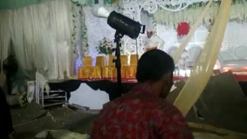 Diduga Lapuk, Plafon Gedung Islamic Center Pangkep Roboh saat Acara Pernikahan Anak Polisi