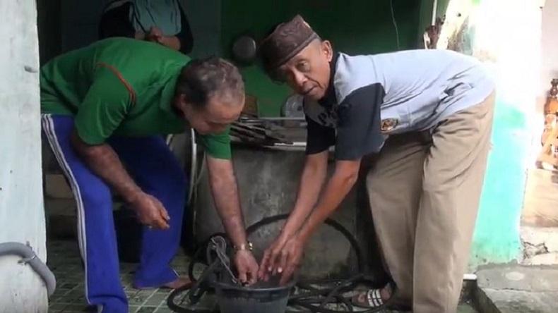Aneh, Sumur di Tegal Keluarkan Uap dan Air Panas Bersuhu 60 Derajat Celcius