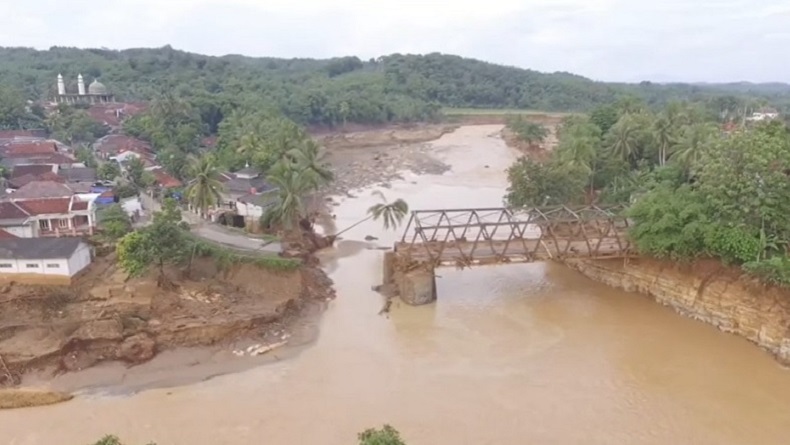 Bupati Lebak Kewalahan 30 Jembatan Putus Akibat Banjir Bandang
