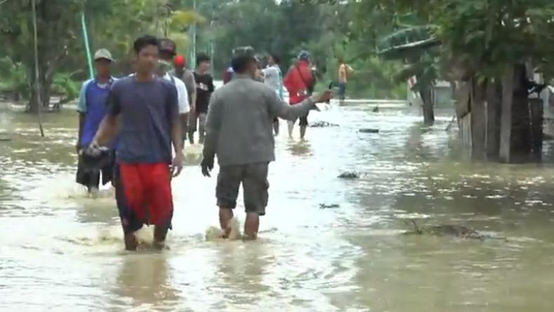 Tanggul Sementara Dibangun, Banjir Di Desa Trimulyo Demak Mulai Surut