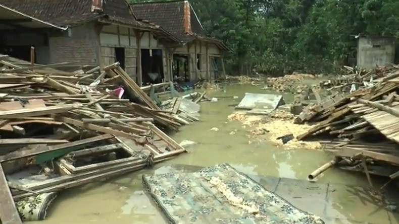 10 Rumah Warga di Grobogan Hilang Tersapu Banjir