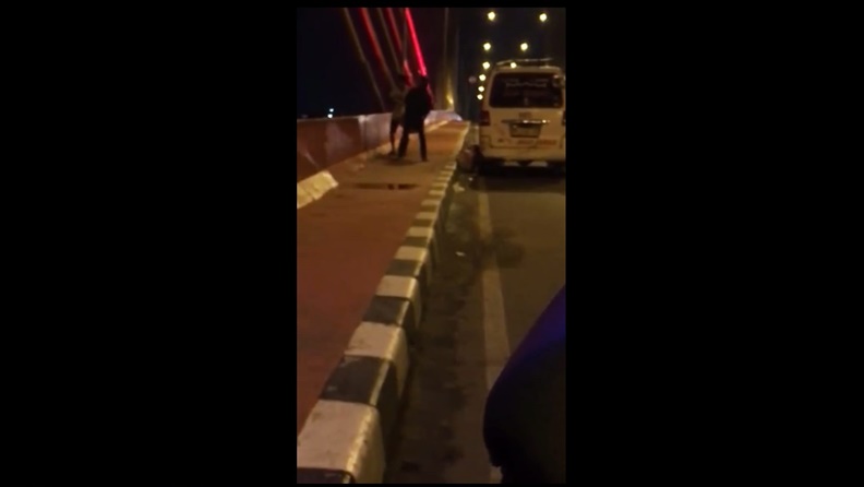 Buang Kulit Durian di Sungai Musi, Sopir Angkot Terancam Denda Rp50 Juta