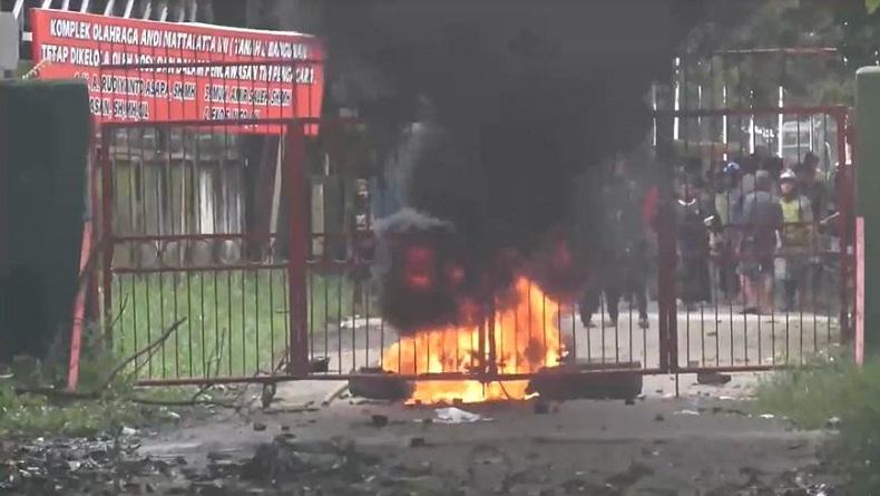 Eksekusi Stadion Mattoangin Makassar Ricuh, 3 Satpol PP Terluka