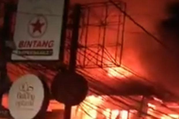 Kebakaran di Kuta Bali, Supermarket Bintang Ludes Terbakar