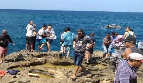 Turis China Tewas Jatuh dari Tebing saat Selfie di Nusa Penida Bali