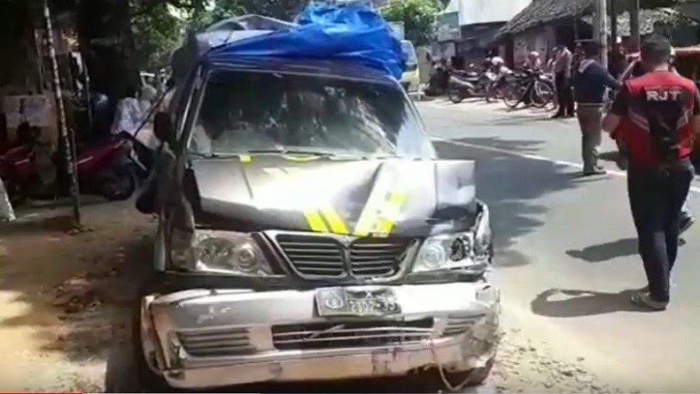 Mobil Patroli Polisi Tabrak 10 Kendaraan Secara Beruntun di Malang, 4 Korban Luka
