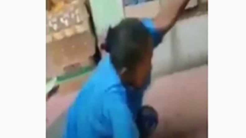title Miris, Nenek yang Diseret di Pasar Gendeng Yogyakarta Hidup Sebatang Kara Miris, Nenek yang Diseret di Pasar Gendeng Yogyakarta Hidup Sebatang Kara