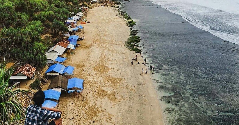 Terpikat Keindahan Pantai Nampu Wonogiri, Miliki Pasir Putih Mirip di Bali