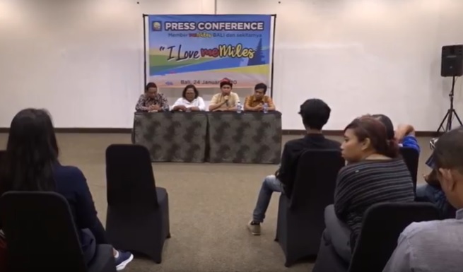 title Member MeMiles di Bali Minta Polisi Buka Aplikasi dan Tuntut Pengembalian Uang Member MeMiles di Bali Minta Polisi Buka Aplikasi dan Tuntut Pengembalian Uang