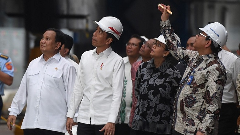 Jokowi dan Prabowo Tinjau Kapal Selam KRI Alugoro-405 Buatan PT PAL