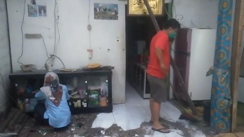 Atap Rumah Ambruk di Bogor, Sekeluarga Luka-Luka Tertimpa Reruntuhan Termasuk Bayi