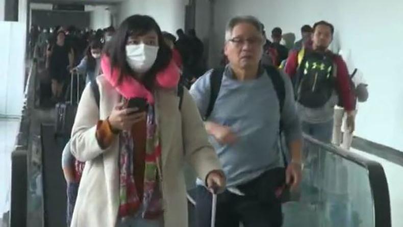 Cegah Corona, Wali Kota Risma: Masuk Surabaya, Penumpang Pesawat Wajib Mandi di Bandara