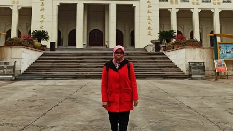 title Suami Balik ke Indonesia, Mahasiswi Asal Klaten Ini Tertahan di Wuhan Suami Balik ke Indonesia, Mahasiswi Asal Klaten Ini Tertahan di Wuhan