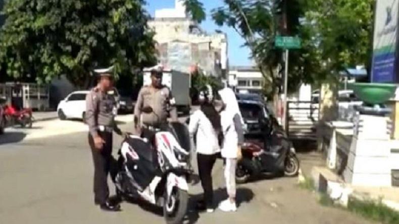 Ditilang Polisi, 2 Siswi SMP di Sengkang Menangis Histeris Memohon Tak Diberikan Sanksi