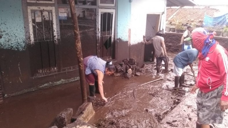 Banjir Bandang yang Terjang Kecamatan Ijen Bondowoso Surut, 2 Warga Luka Ringan