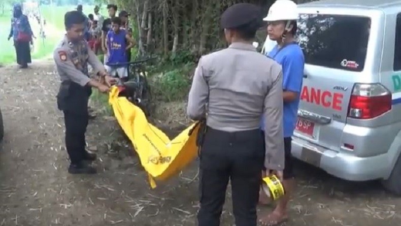 Mayat Bayi Laki-Laki yang Membusuk Ditemukan Tertimbun di Saluran Irigasi Ponorogo
