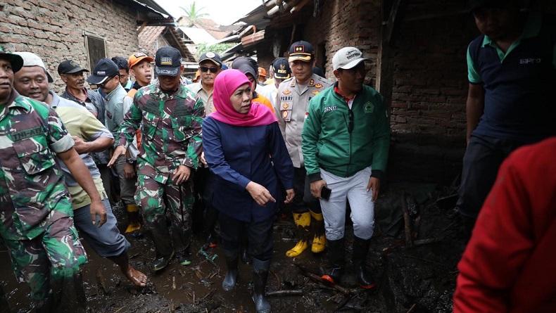 Gubernur Khofifah Pantau Penanganan Banjir Bandang di Bondowoso