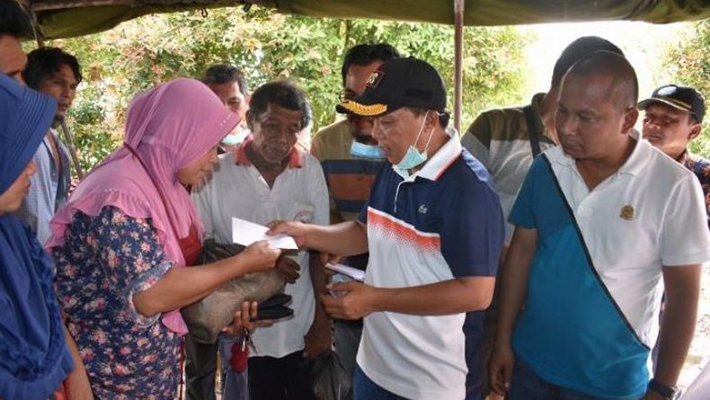 Bupati Tapteng Bakhtiar Ahmad Sibarani Sumbang Rp200 Juta untuk Warga Korban Banjir