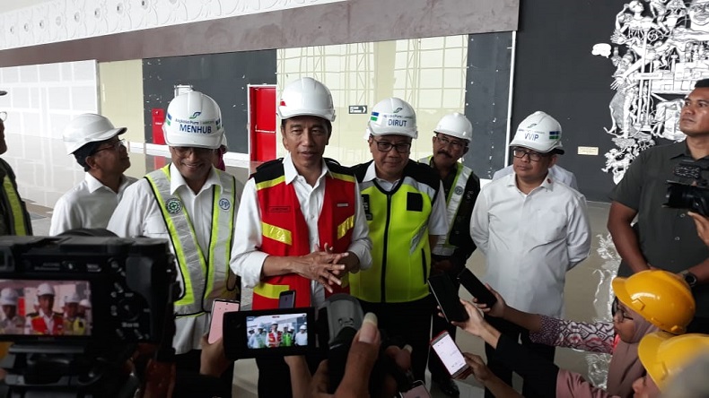 Tinjau Pembangunan YIA, Jokowi: Akhir Maret Penerbangan di Adisutjipto Geser ke YIA